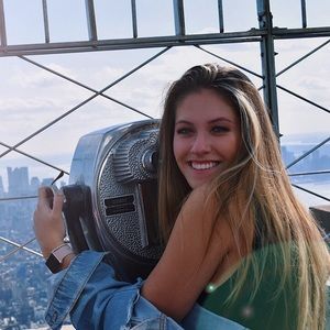 Meet your Posher, Alexis